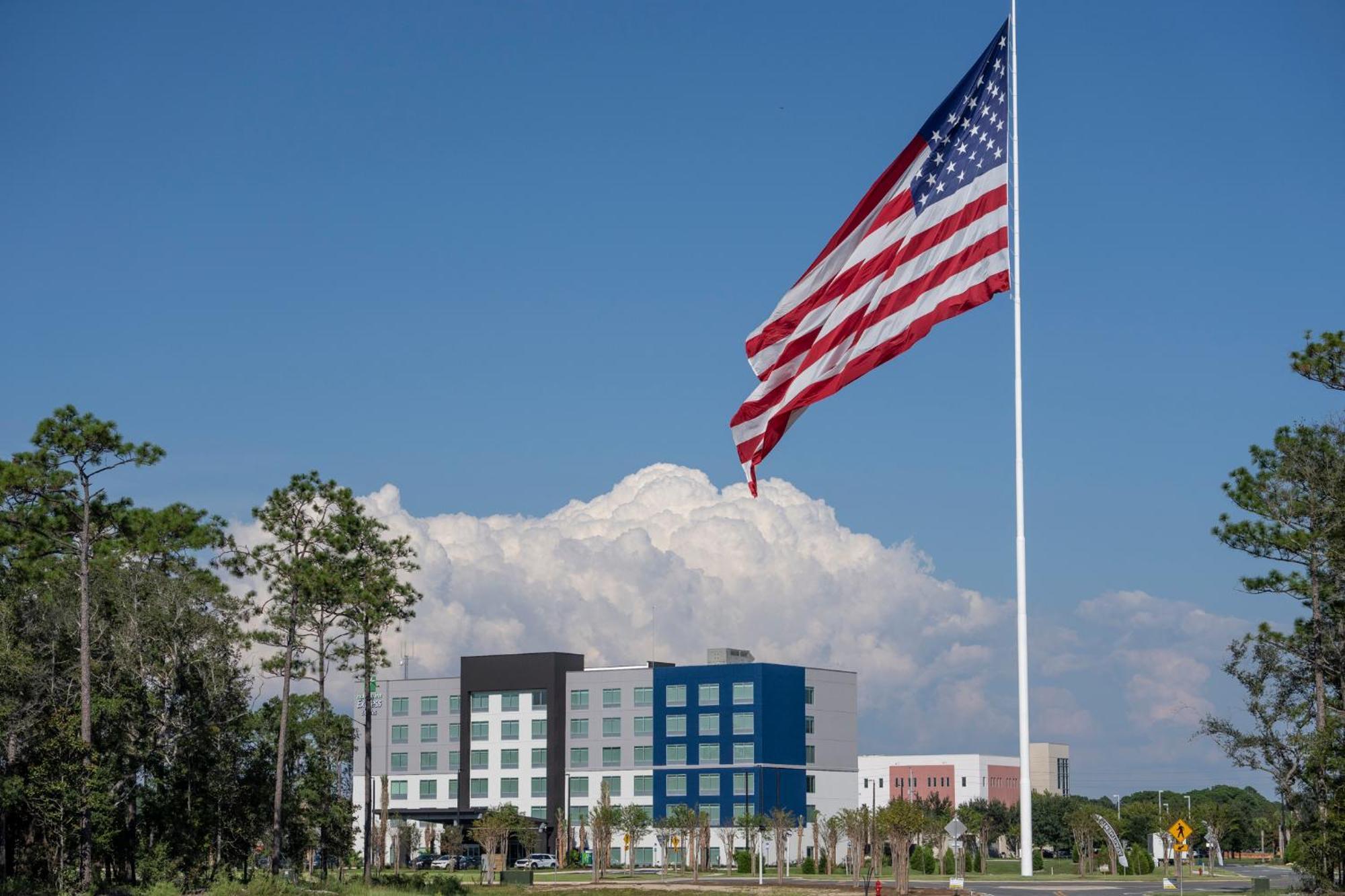 Holiday Inn Express & Suites Fort Walton Beach - Eglin Area By Ihg Exteriör bild